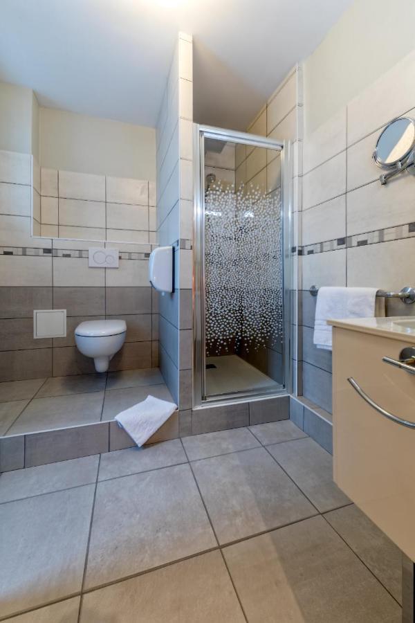La Commanderie De Champarey Hotel Bourgoin-Jallieu Ngoại thất bức ảnh